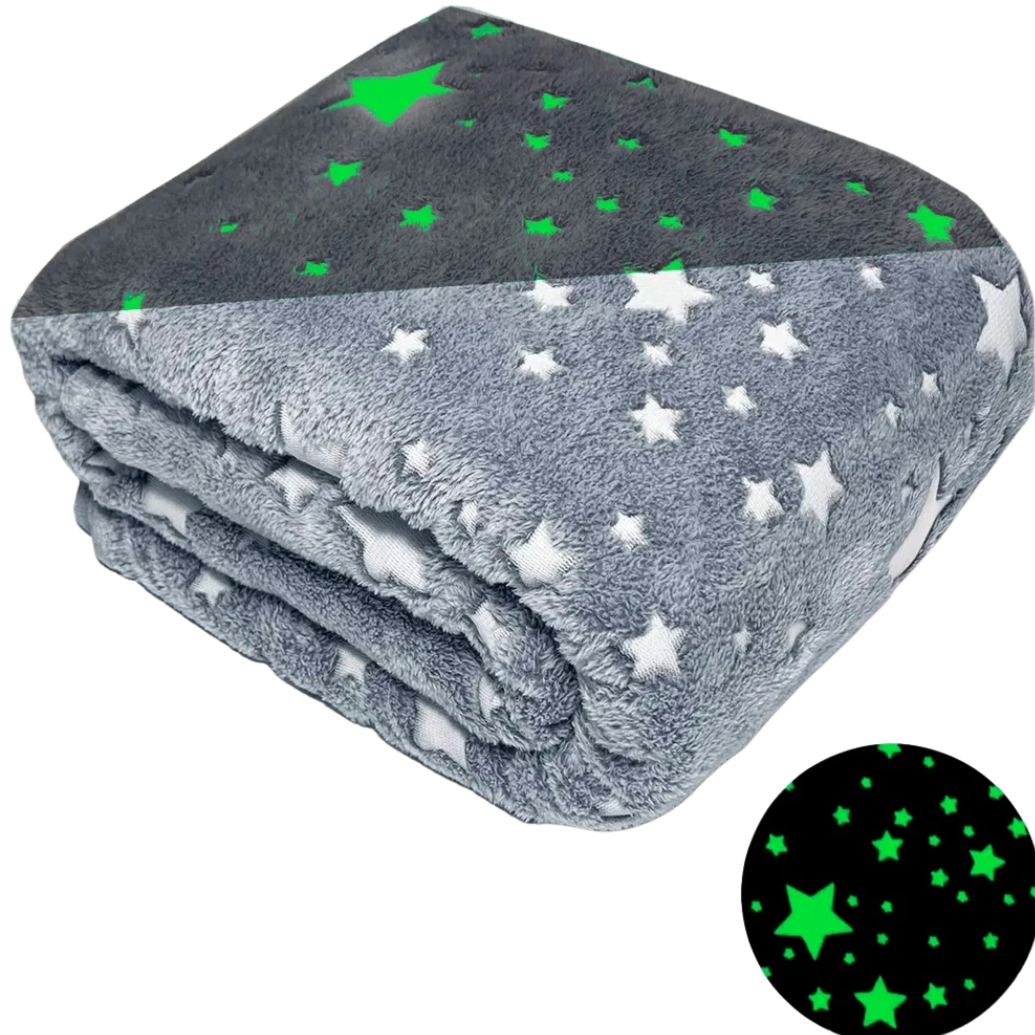 Criança envolta em manta que brilha no escuro.